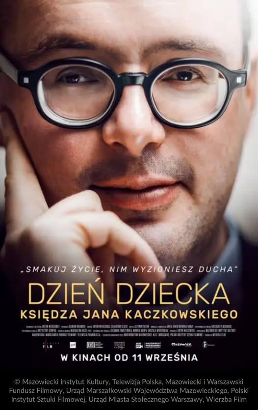 Plakat filmu Dzień dziecka Księdza Jana Kaczkowskiego